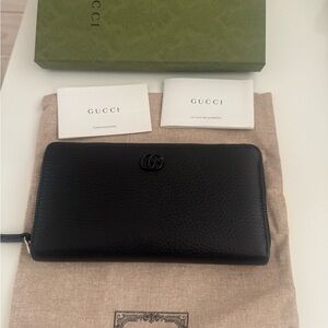 Gucci Black Zipper Wallet